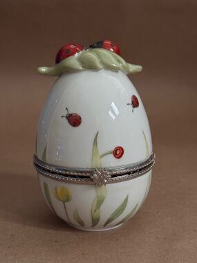 Villeroy & Boch Spring Decoration Ladybug Easter Egg Treat Box